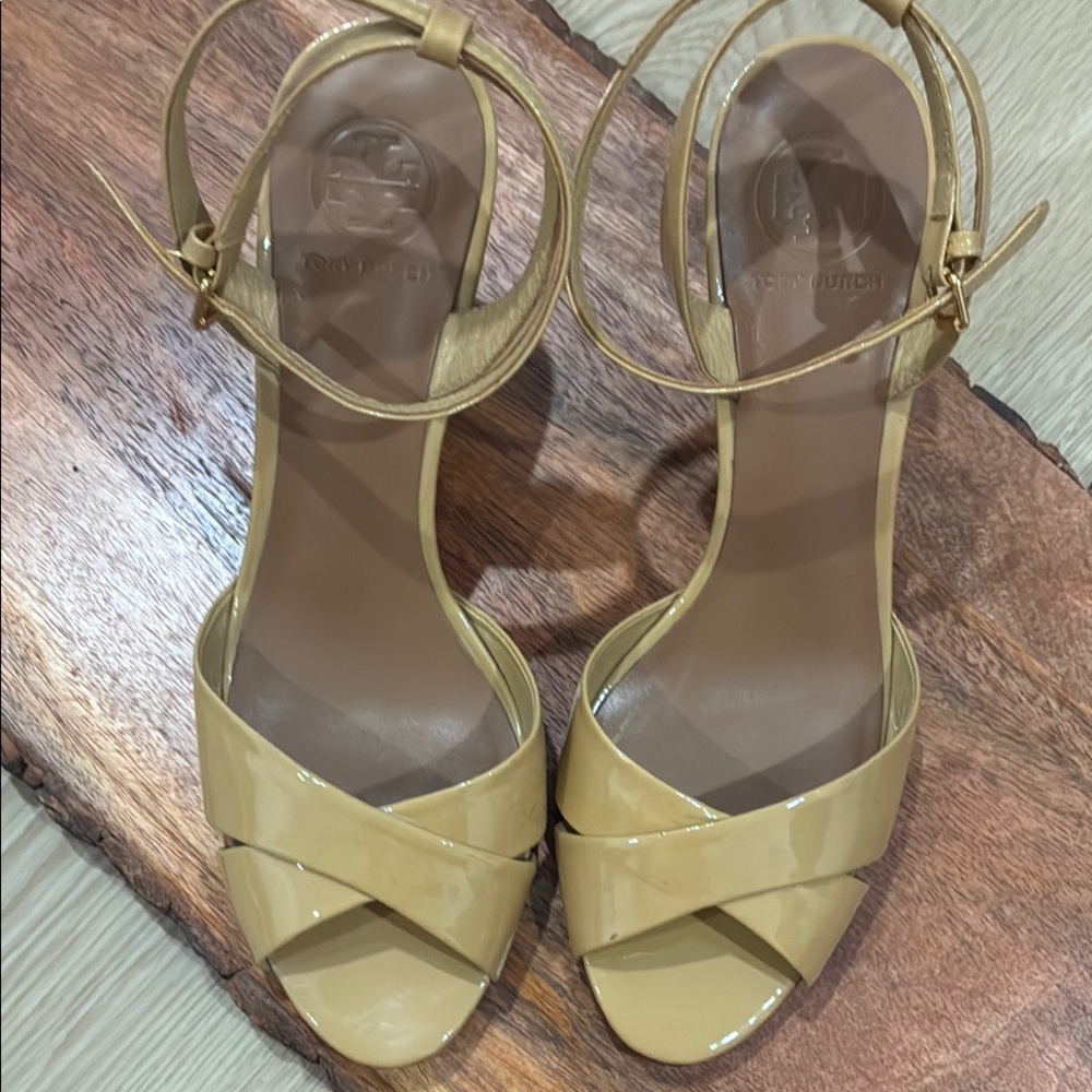 Tory Burch Women's Tan Sandals